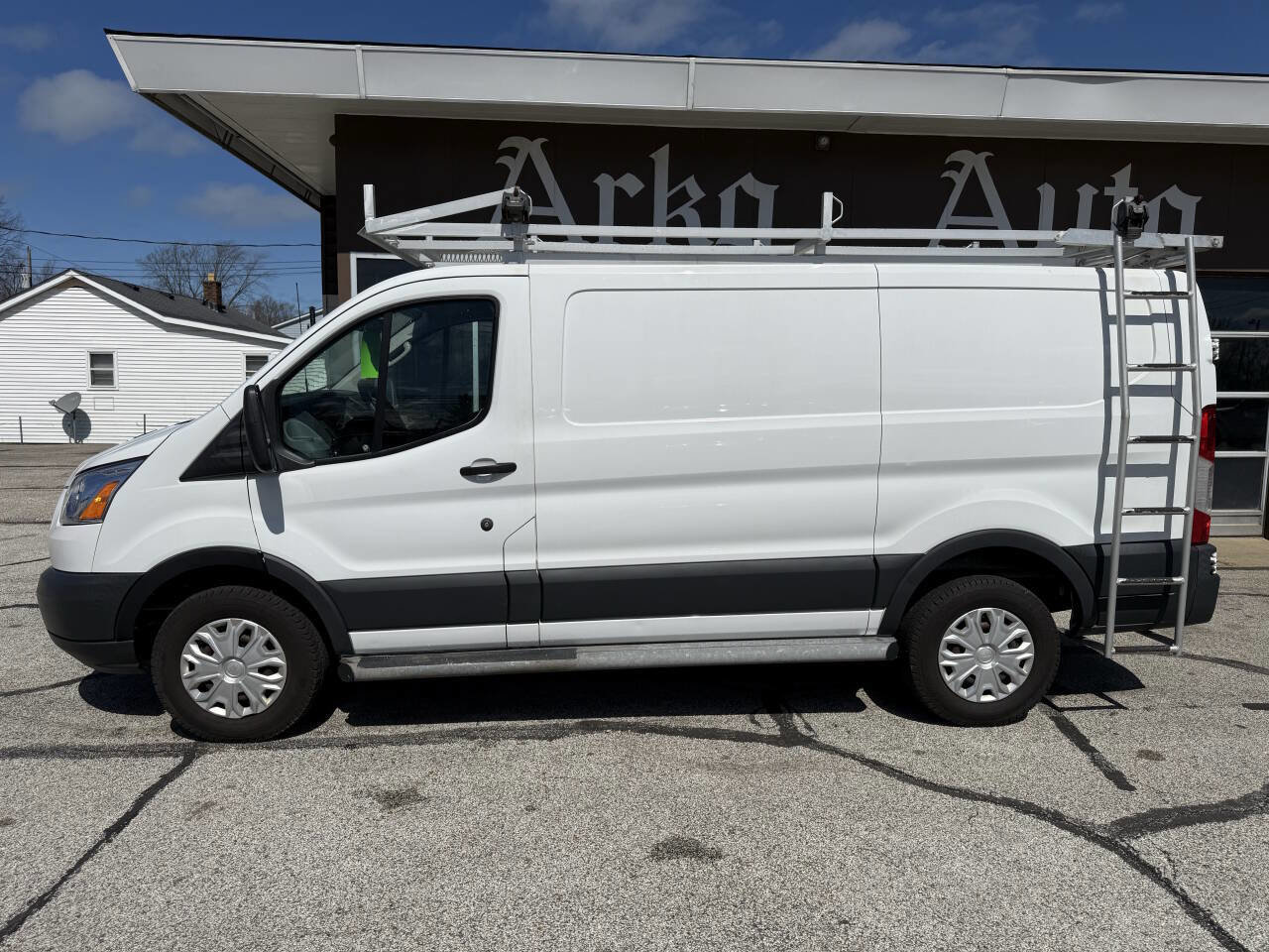 Used 2018 Ford Transit 250 130 Low Roof w/ Exterior Upgrade Package image 5
