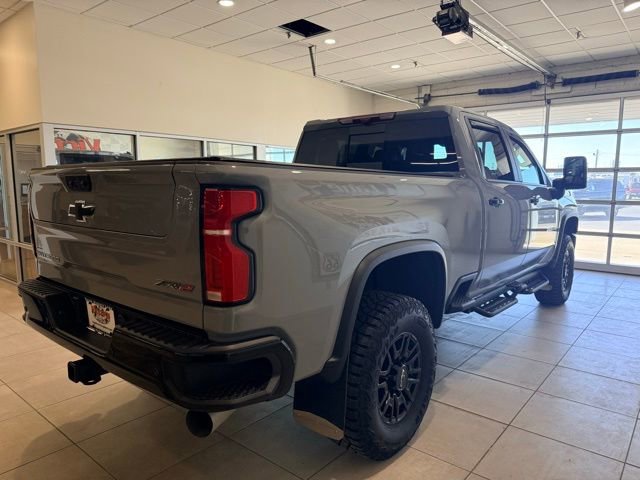 Used 2025 Chevrolet Silverado 2500 ZR2 w/ Technology Package image 6