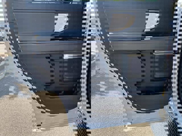 Used 2025 Ford Expedition Active AWD/4WD image 14