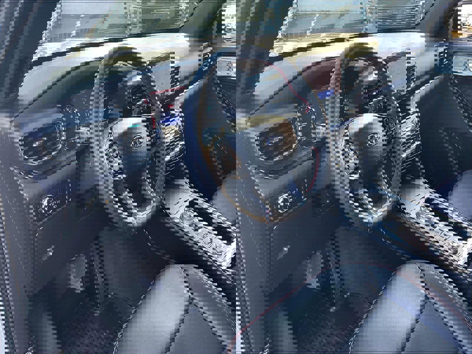 Used 2023 Ford Explorer ST-Line w/ Class IV Trailer Tow Package image 15