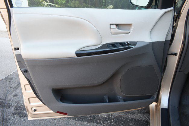 Used 2014 Toyota Sienna LE FWD image 13