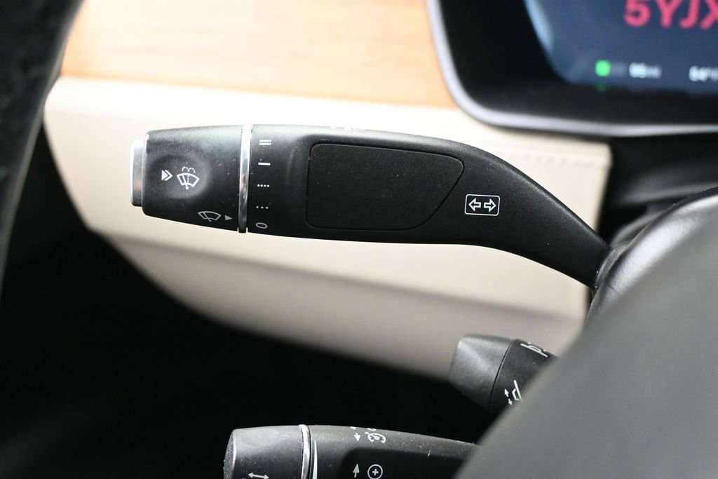 Used 2018 Tesla Model X 100D image 22