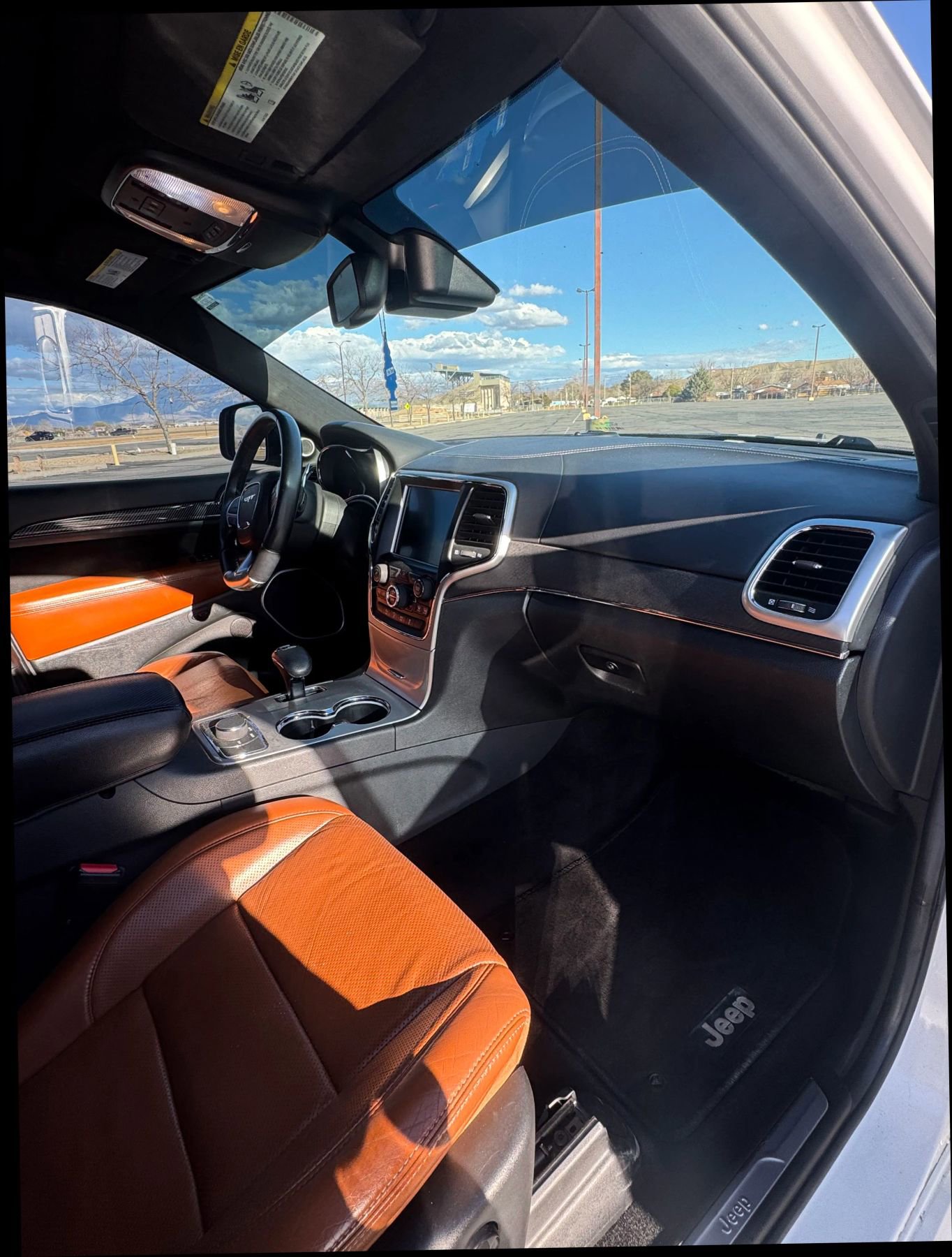 Used 2014 Jeep Grand Cherokee SRT8 w/ Luxury Group II image 9