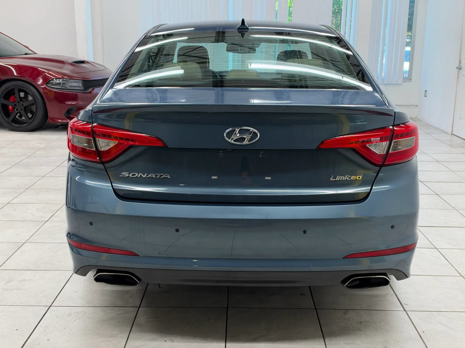 Used 2017 Hyundai Sonata Limited w/ Ultimate Package 04 FWD image 8