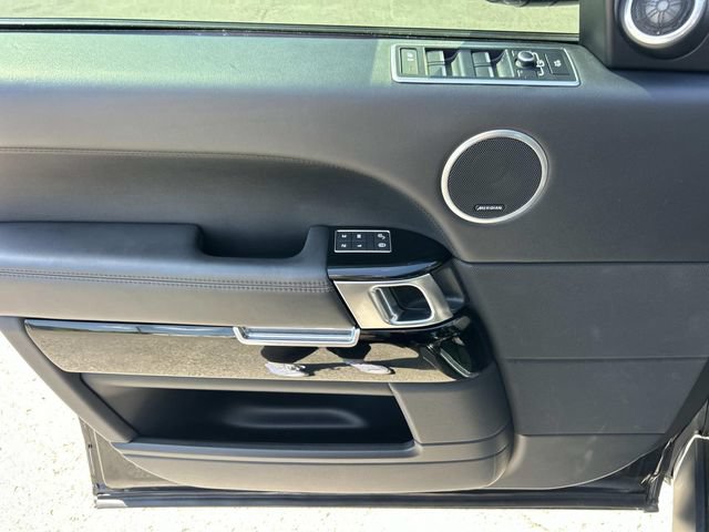 Used 2017 Land Rover Range Rover Supercharged AWD/4WD image 30