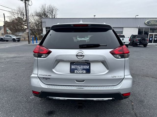 Used 2017 Nissan Rogue SV image 4