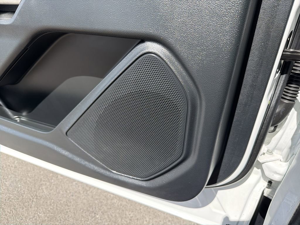 Certified 2022 Ford Explorer XLT w/ Equipment Group 202A image 23