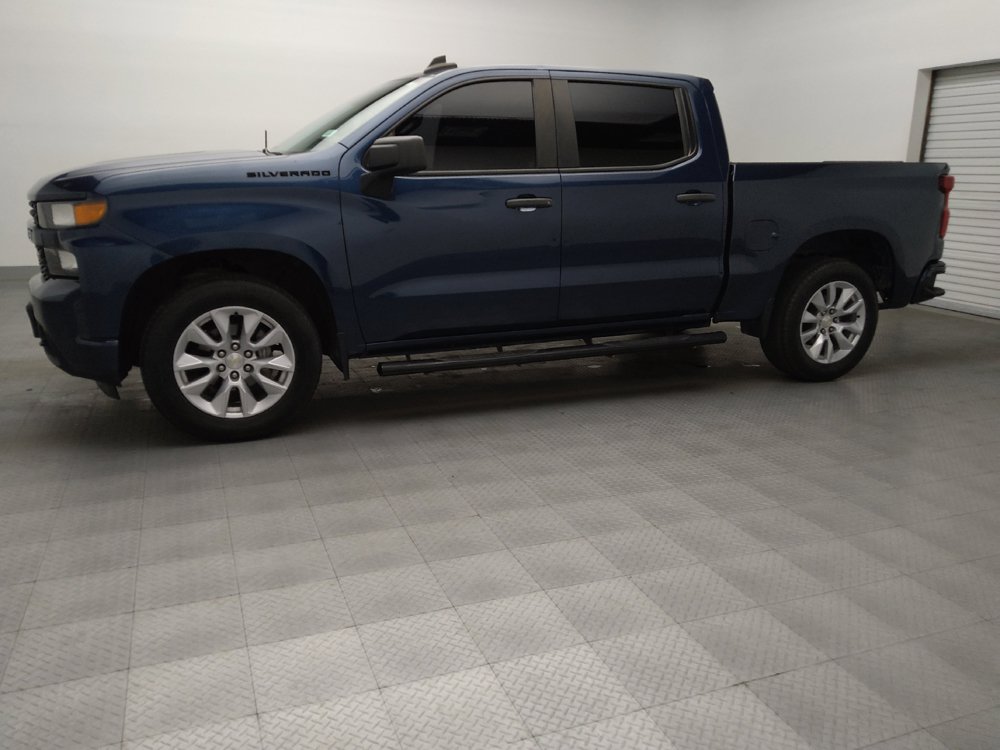 Used 2021 Chevrolet Silverado 1500 Custom w/ LPO, Dark Essentials Package RWD image 2