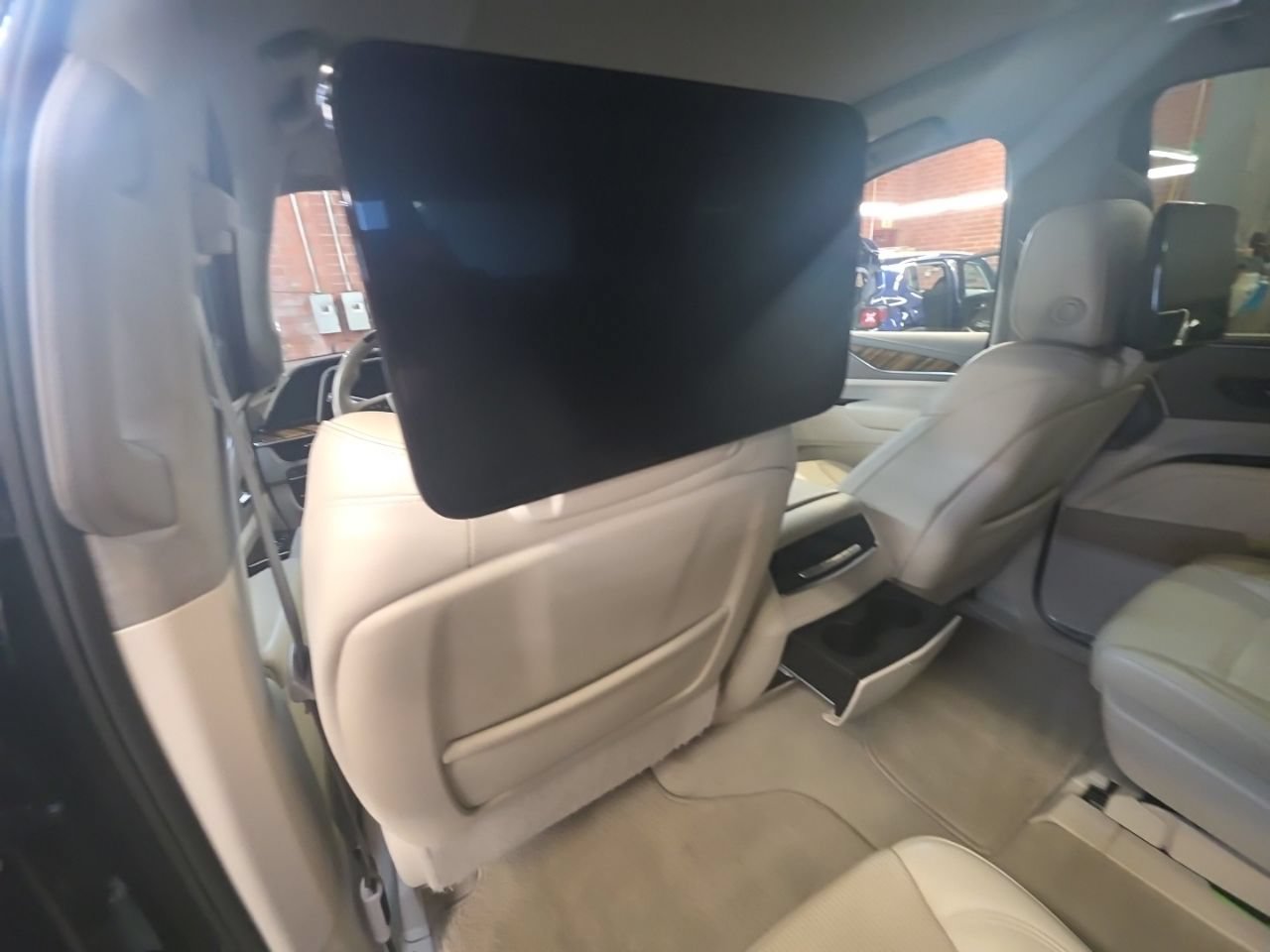 Used 2023 Cadillac Escalade Sport Platinum AWD/4WD image 13