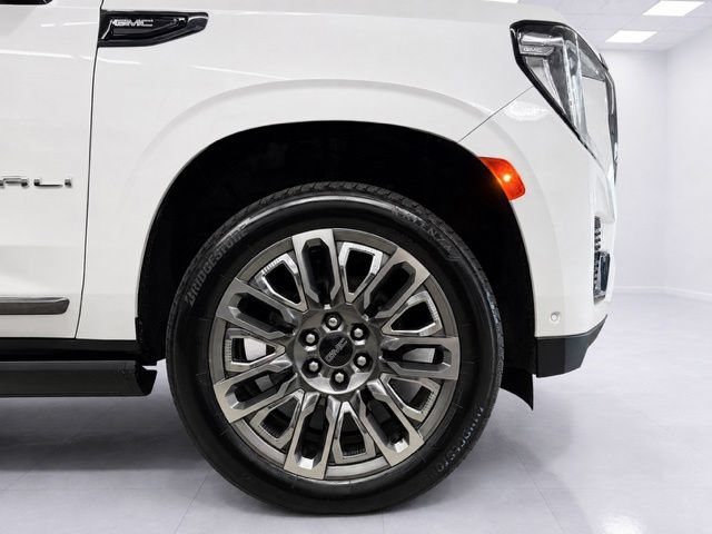 Used 2023 GMC Yukon Denali Ultimate AWD/4WD image 8
