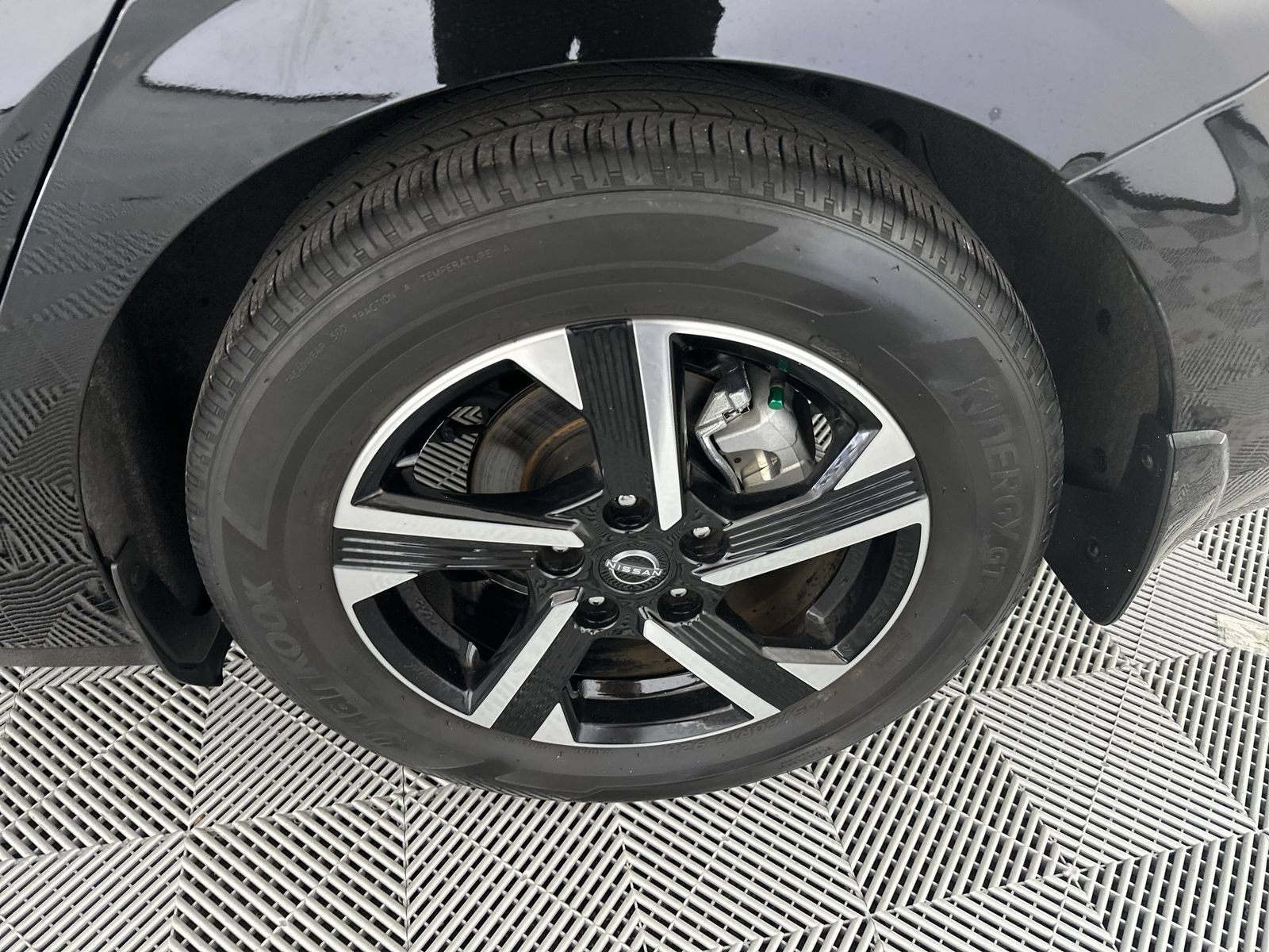 Certified 2024 Nissan Sentra SV FWD image 10