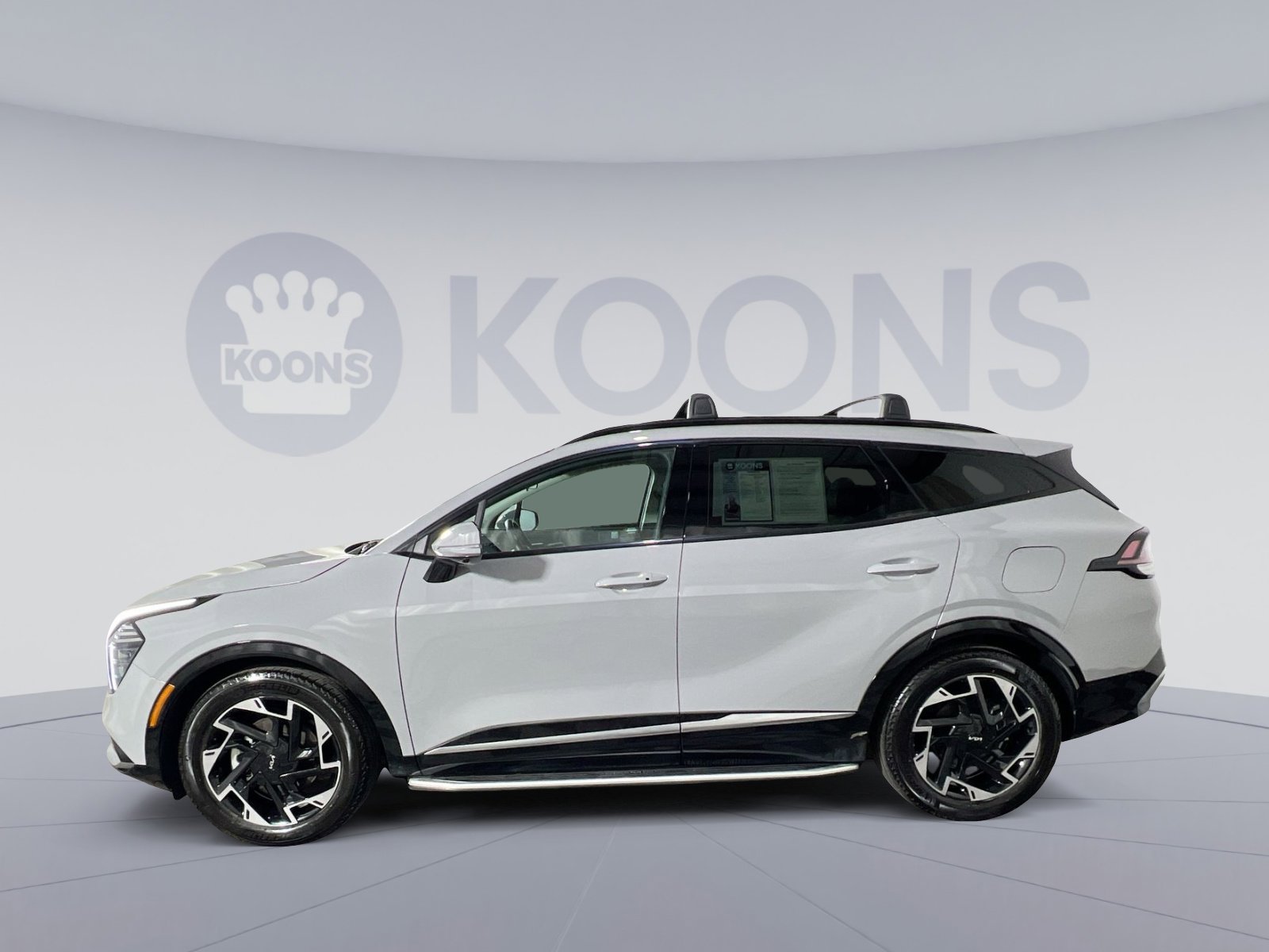 Used 2023 Kia Sportage SX image 2