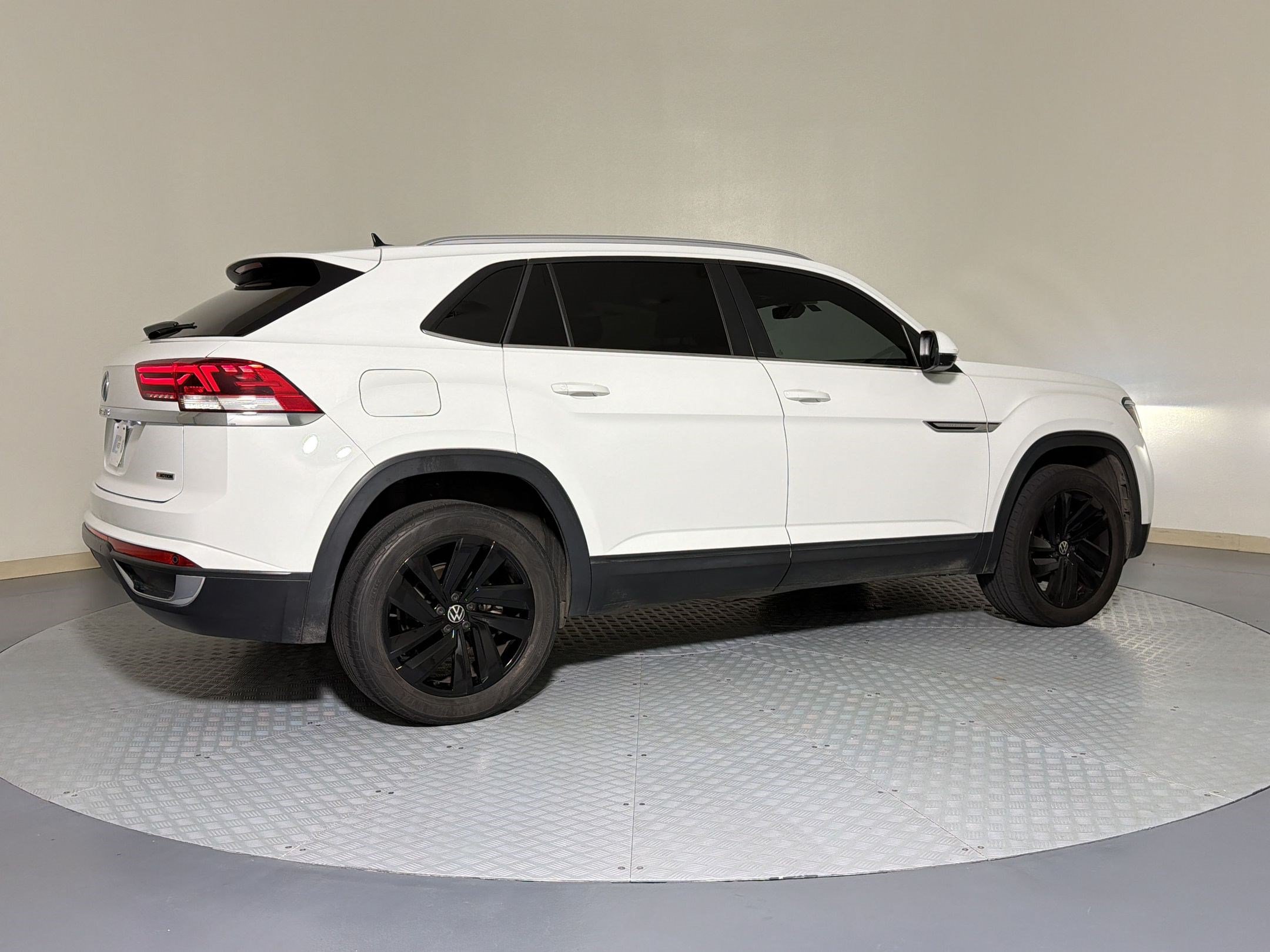 Used 2022 Volkswagen Atlas Cross Sport SE w/ Panoramic Sunroof Package AWD/4WD image 8