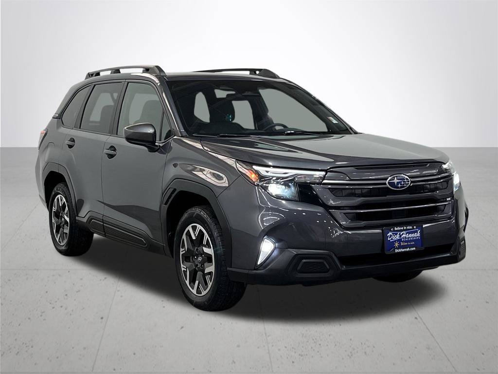 Used 2025 Subaru Forester Premium AWD/4WD image 8