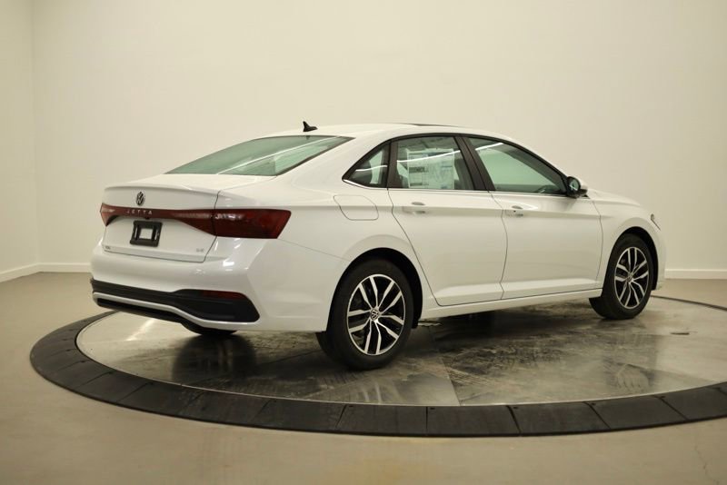 New 2026 Volkswagen Jetta SE image 3