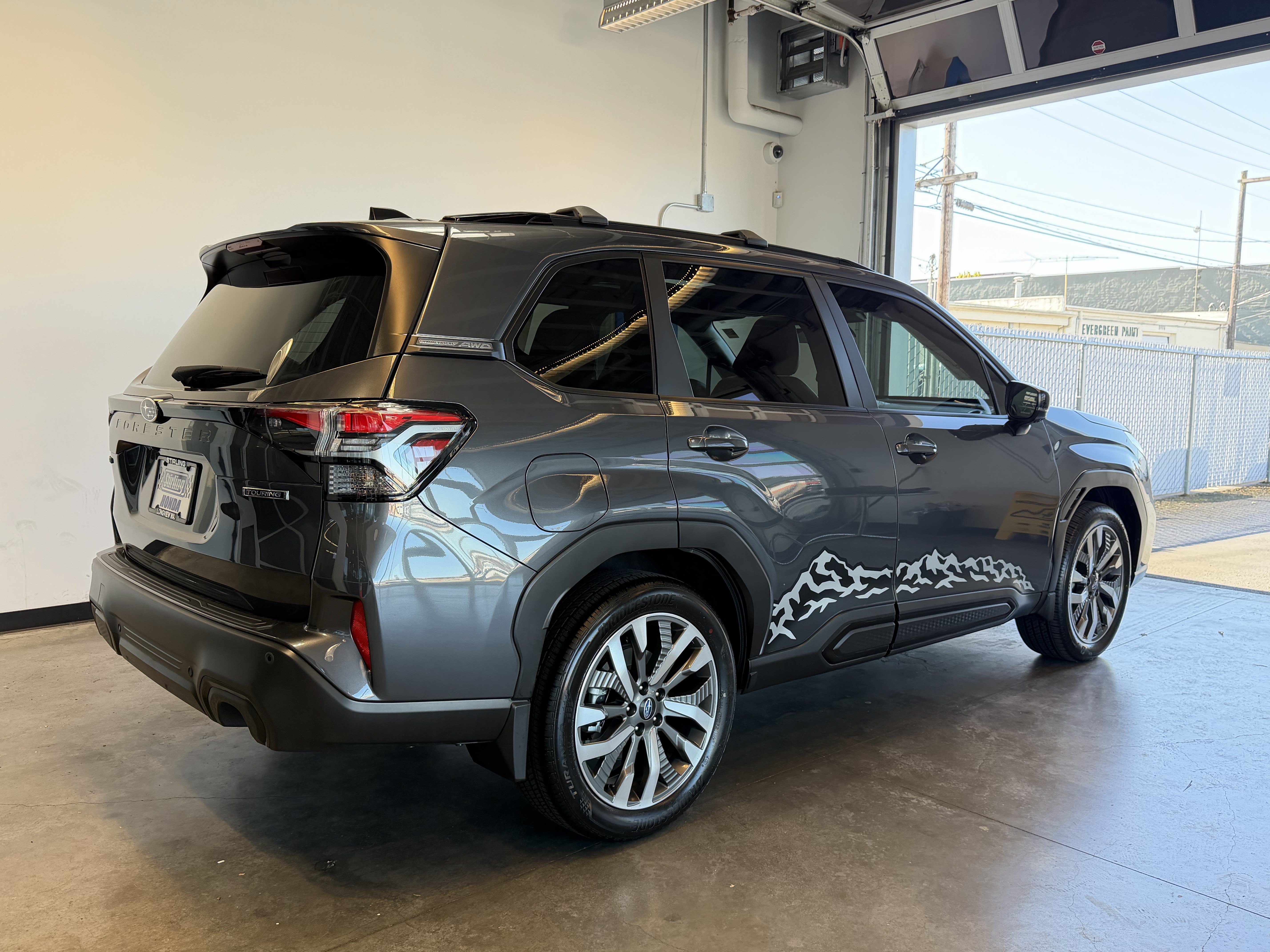 Used 2025 Subaru Forester Touring w/ Popular Package - Touring AWD/4WD image 3