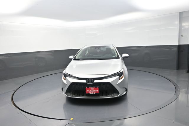 Used 2022 Toyota Corolla LE FWD image 30