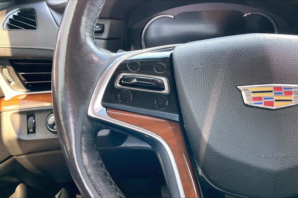 Used 2020 Cadillac Escalade Luxury RWD image 10