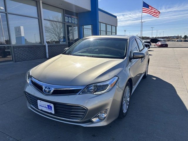 Used 2015 Toyota Avalon Limited image 1