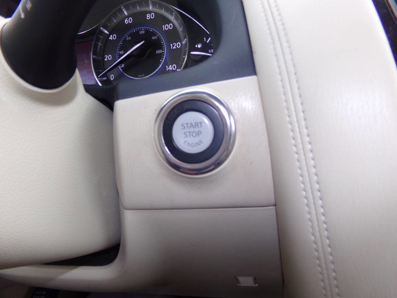 Used 2013 INFINITI QX56 4WD w/ Deluxe Touring Pkg image 74