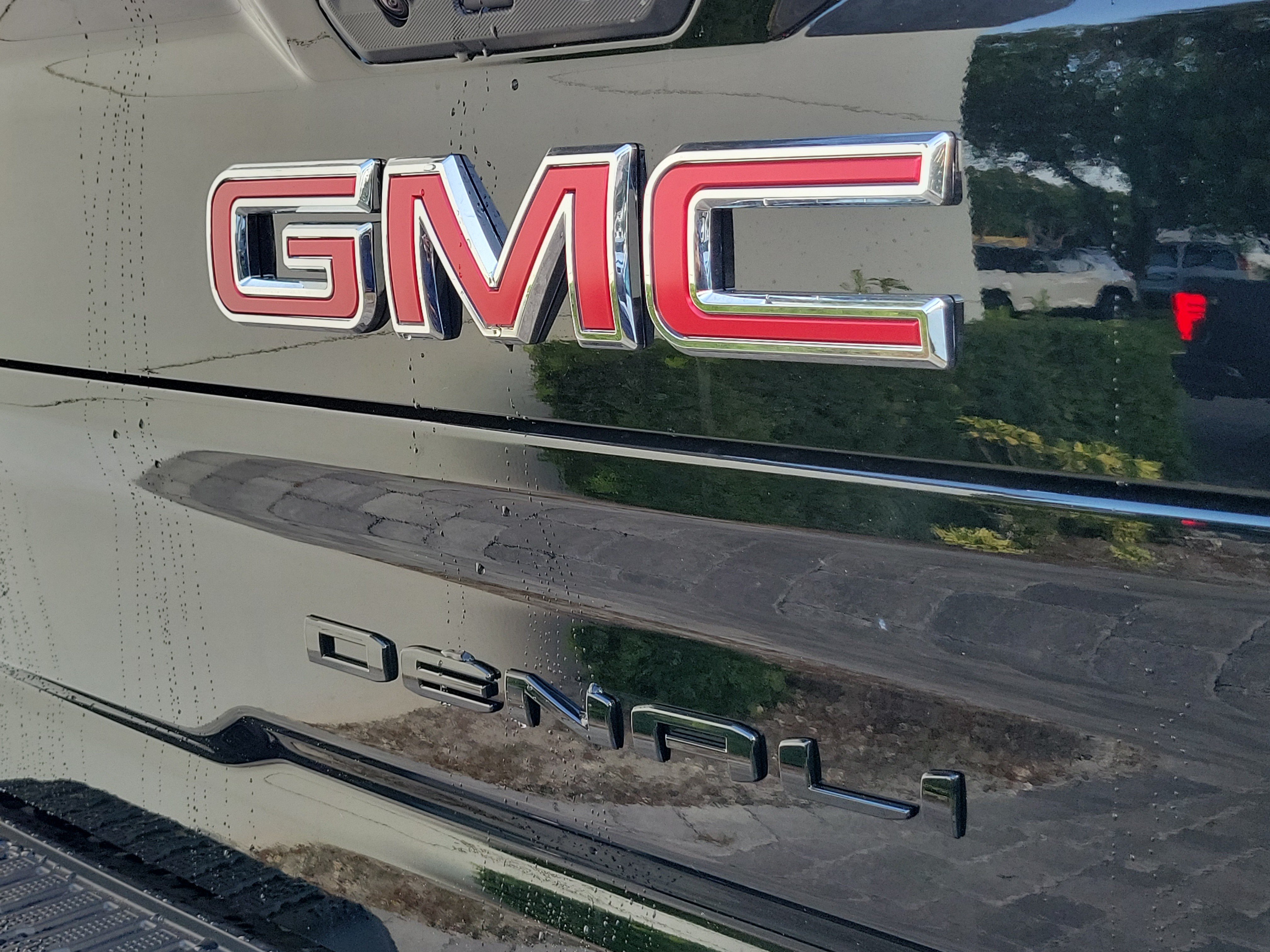 New 2026 GMC Sierra 3500 Denali w/ Denali Reserve Package AWD/4WD image 8