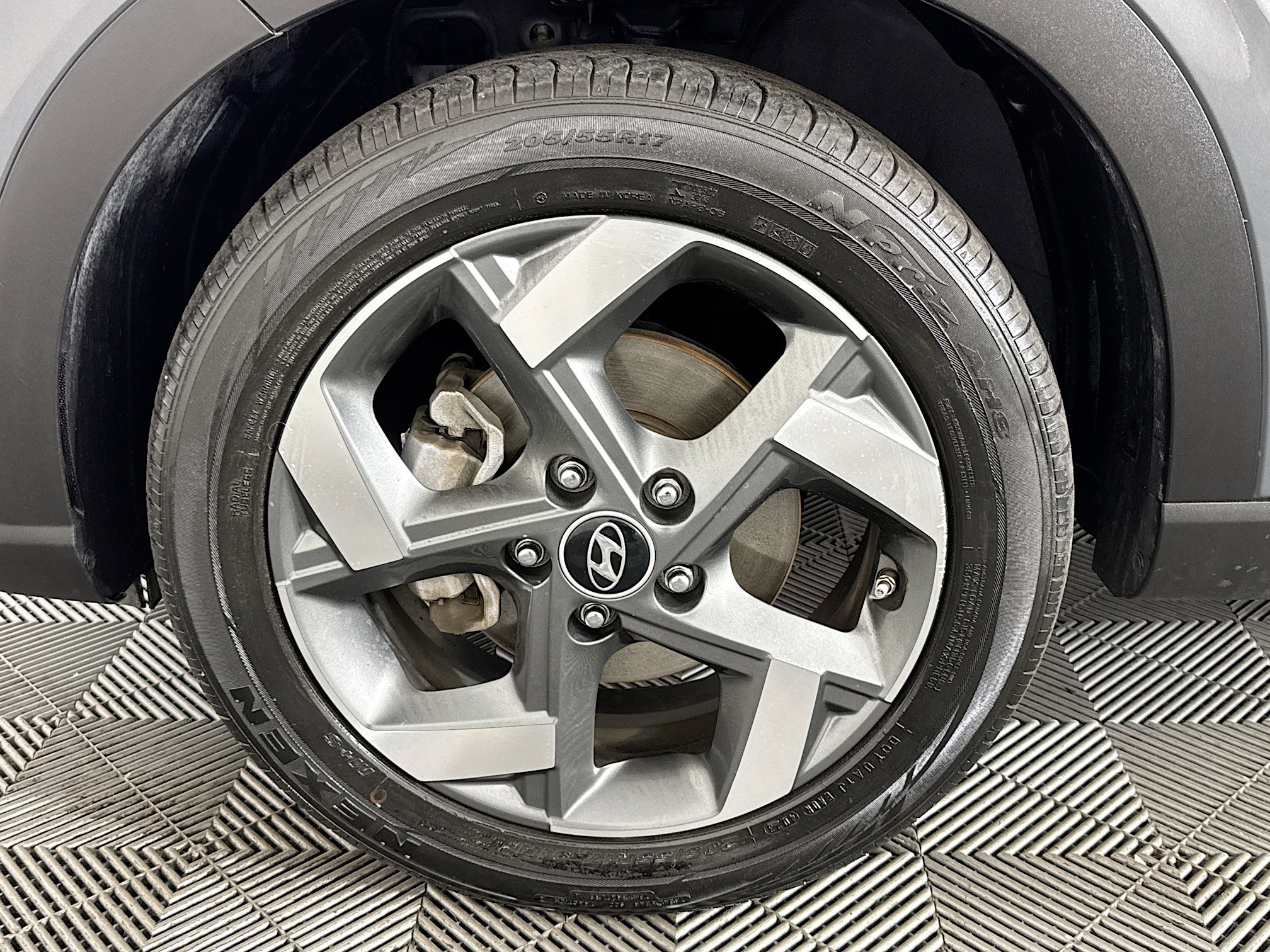 Used 2024 Hyundai Venue SEL image 37