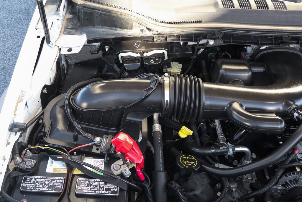 Used 2017 Ford F550 2WD Regular Cab Super Duty image 17