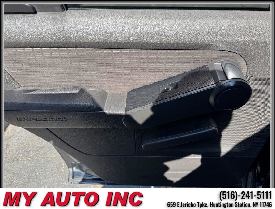 Used 2010 Ford Explorer Sport Trac XLT image 32