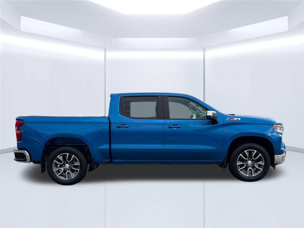 Used 2023 Chevrolet Silverado 1500 LT w/ Z71 Off-Road Package AWD/4WD image 7
