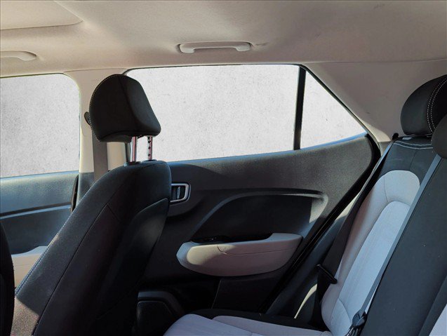 Used 2025 Hyundai Venue SEL FWD image 19