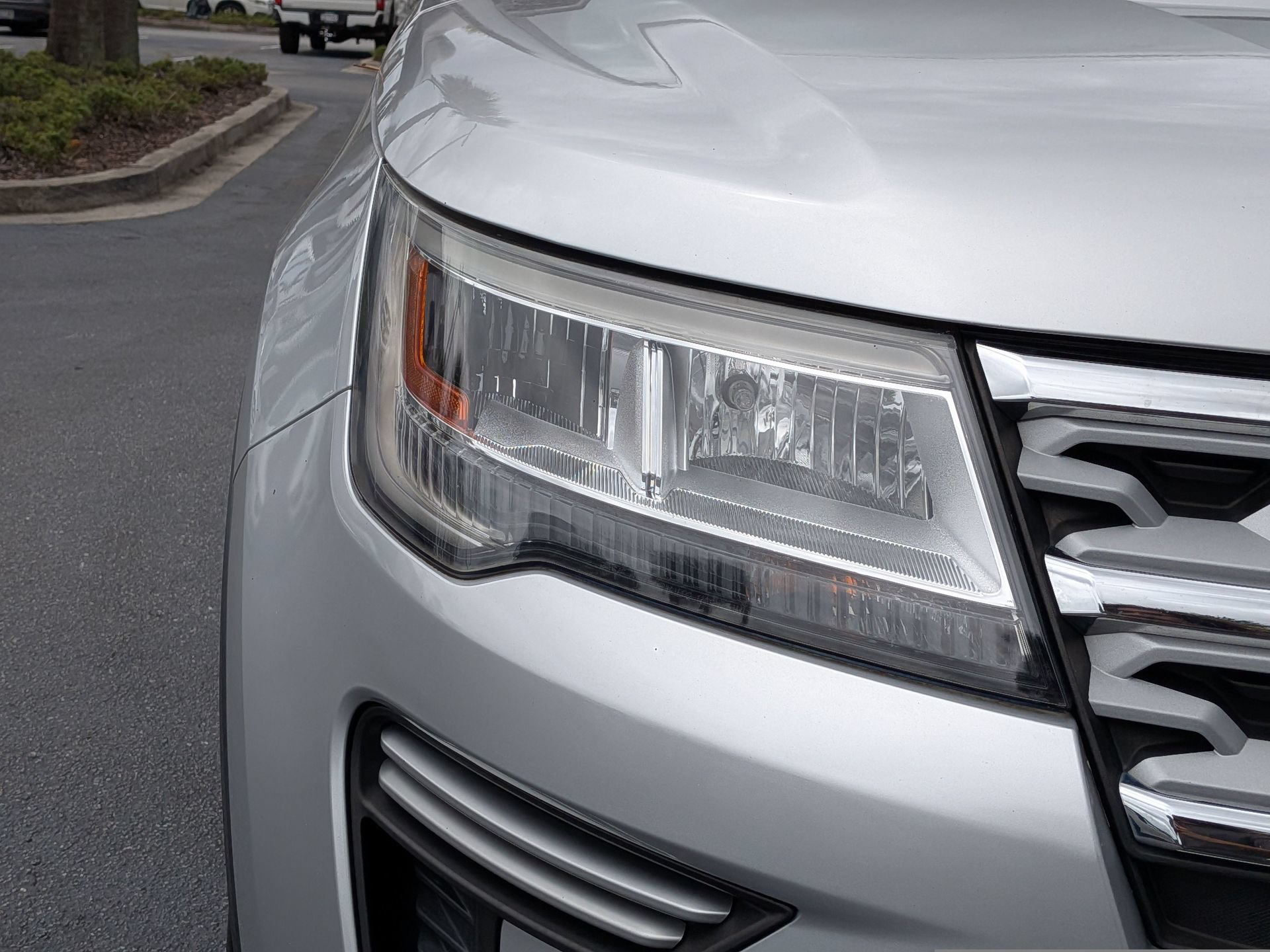 Used 2019 Ford Explorer XLT FWD image 11