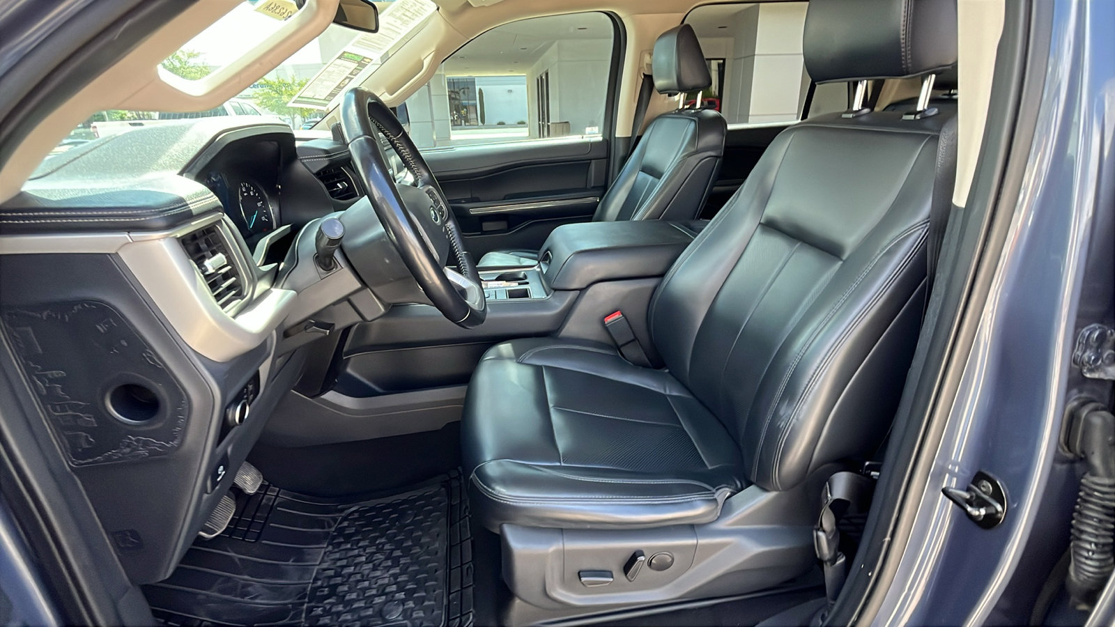 Used 2023 Ford Expedition XLT RWD image 10
