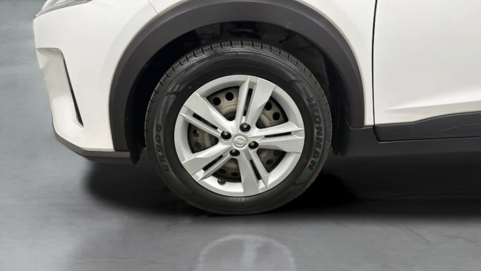 Used 2022 Nissan Kicks S FWD image 29