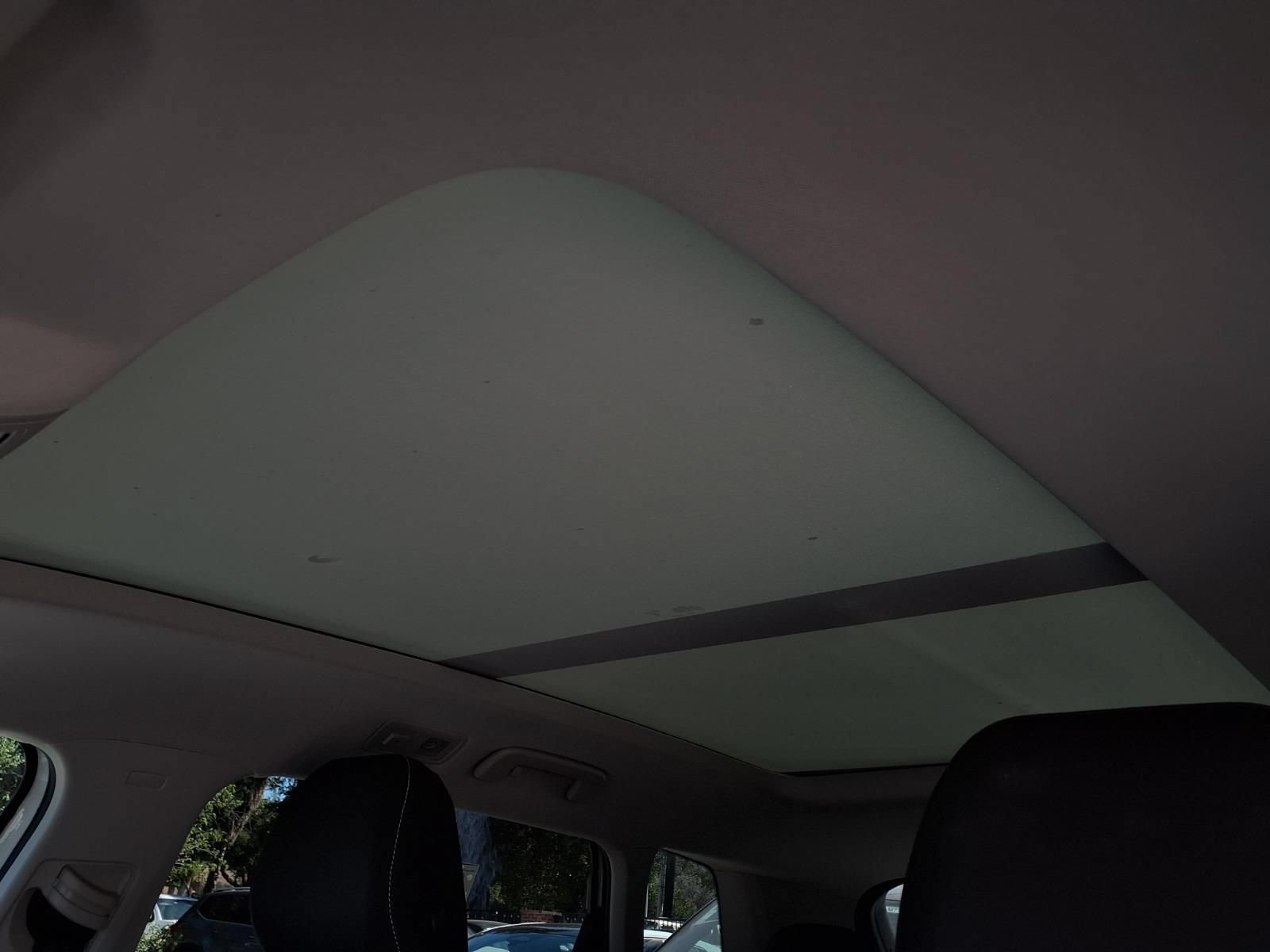 Certified 2026 Volkswagen Taos SE w/ Panoramic Sunroof Package FWD image 18