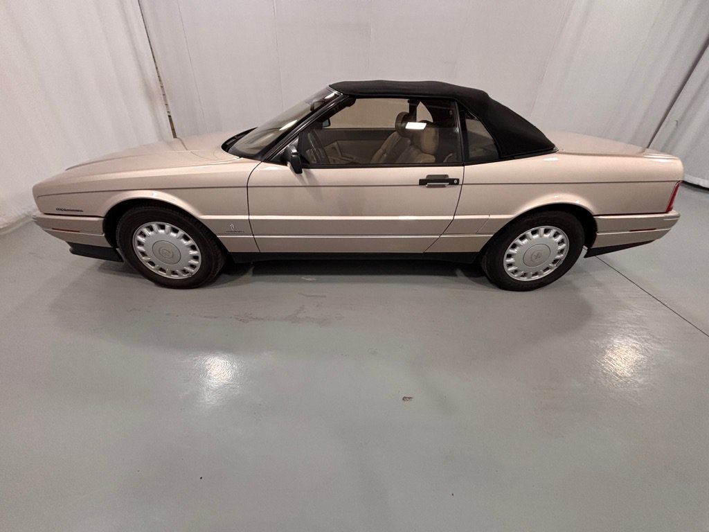 Used 1993 Cadillac Allante FWD image 8