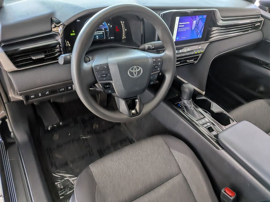 Used 2025 Toyota Camry LE FWD image 13