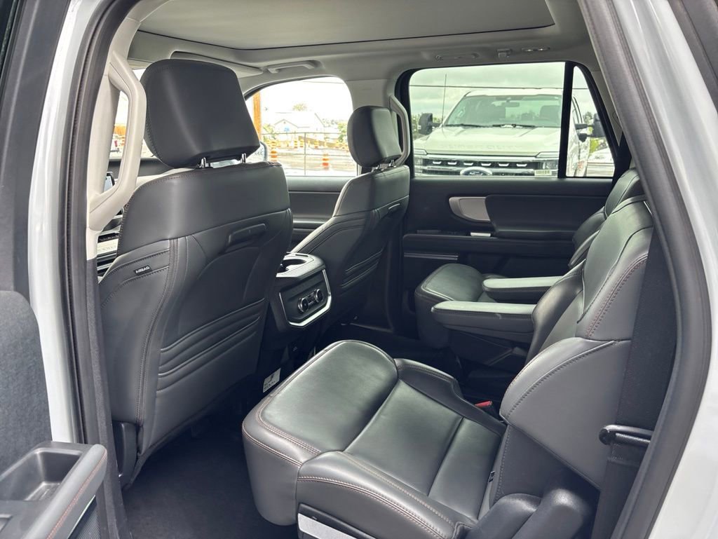 Used 2025 Ford Expedition Max Active AWD/4WD image 8