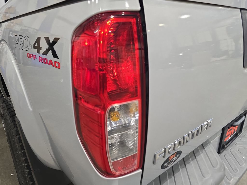 Used 2011 Nissan Frontier PRO-4X w/ Pro-4x Luxury Pkg image 33