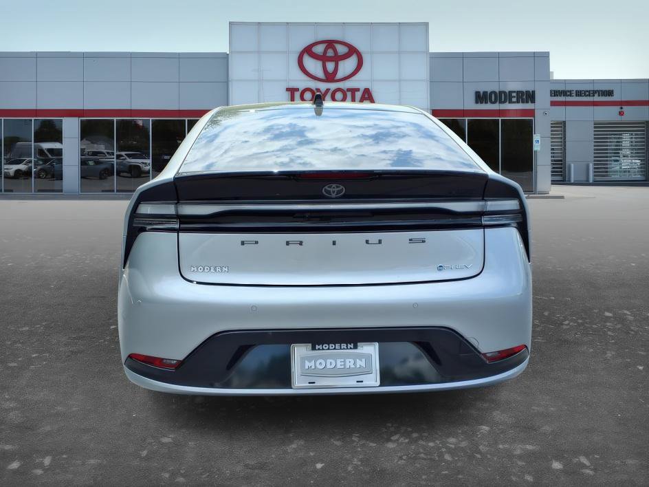 Used 2026 Toyota Prius Plug-In Hybrid FWD image 4