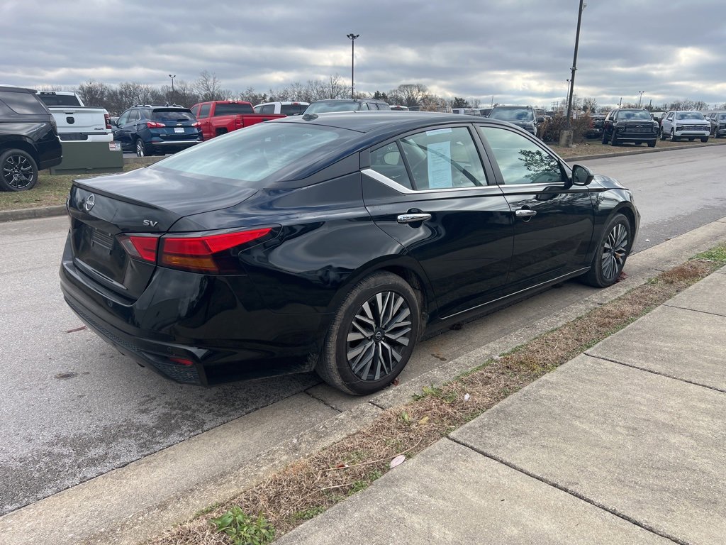Used 2024 Nissan Altima 2.5 SV image 5