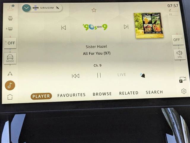 Used 2025 Land Rover Range Rover Sport image 13