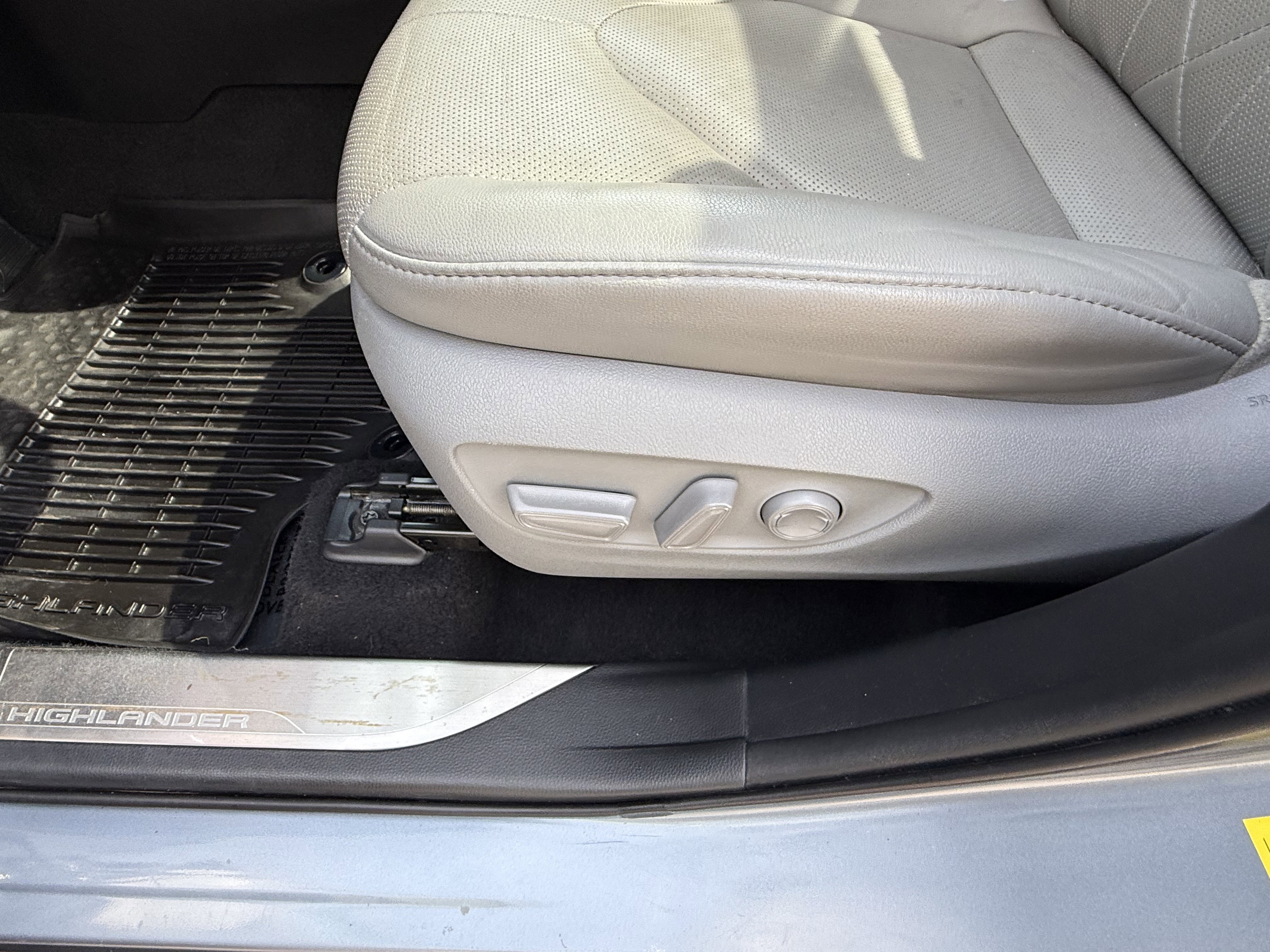 Certified 2021 Toyota Highlander Platinum image 29