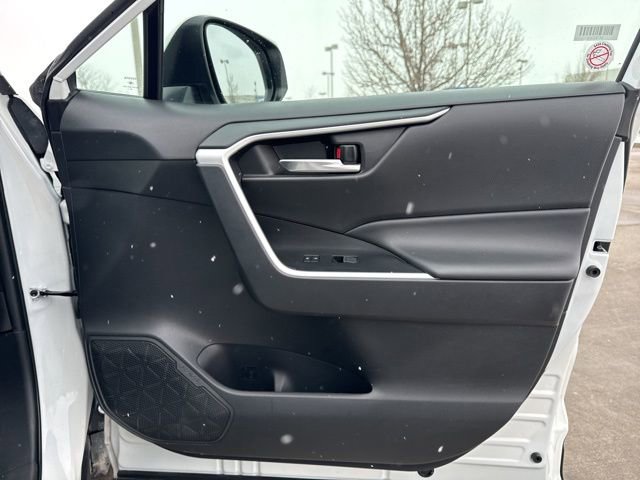 Used 2025 Toyota RAV4 XLE image 17