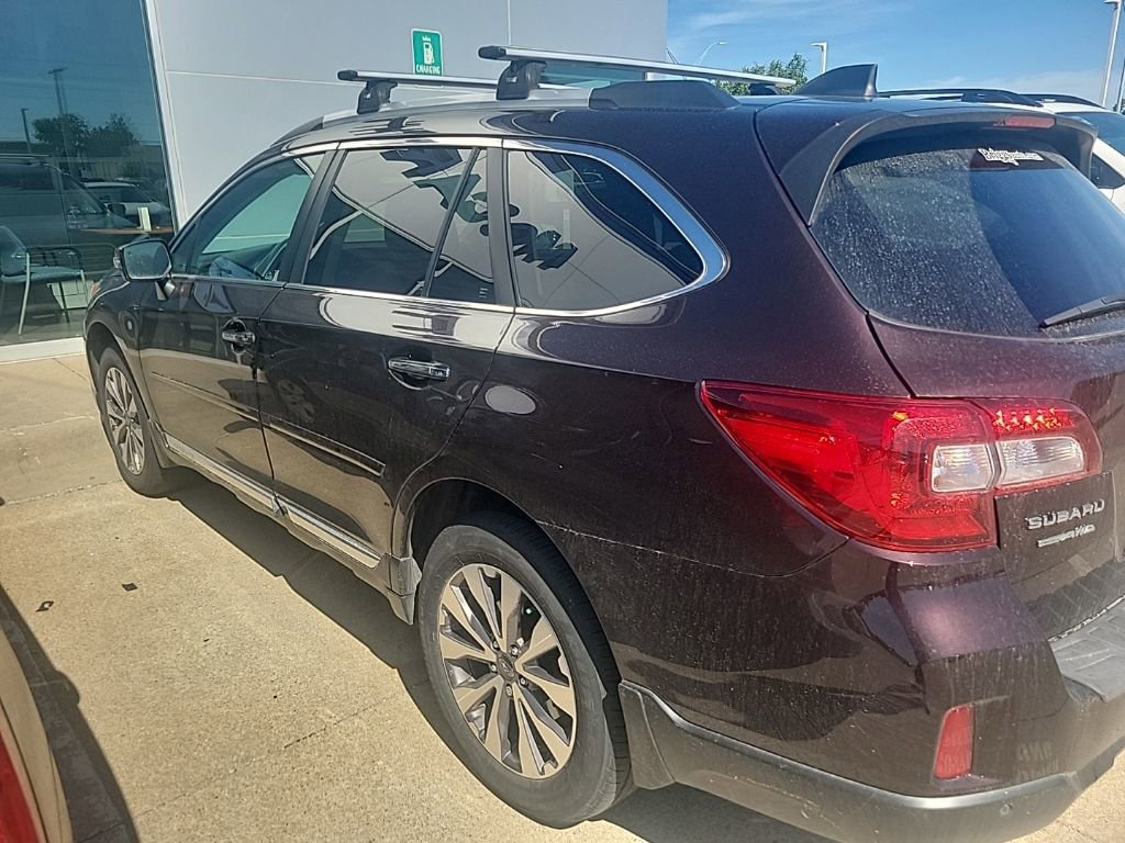 Used 2017 Subaru Outback 3.6R Touring w/ Popular Package #5A AWD/4WD image 2