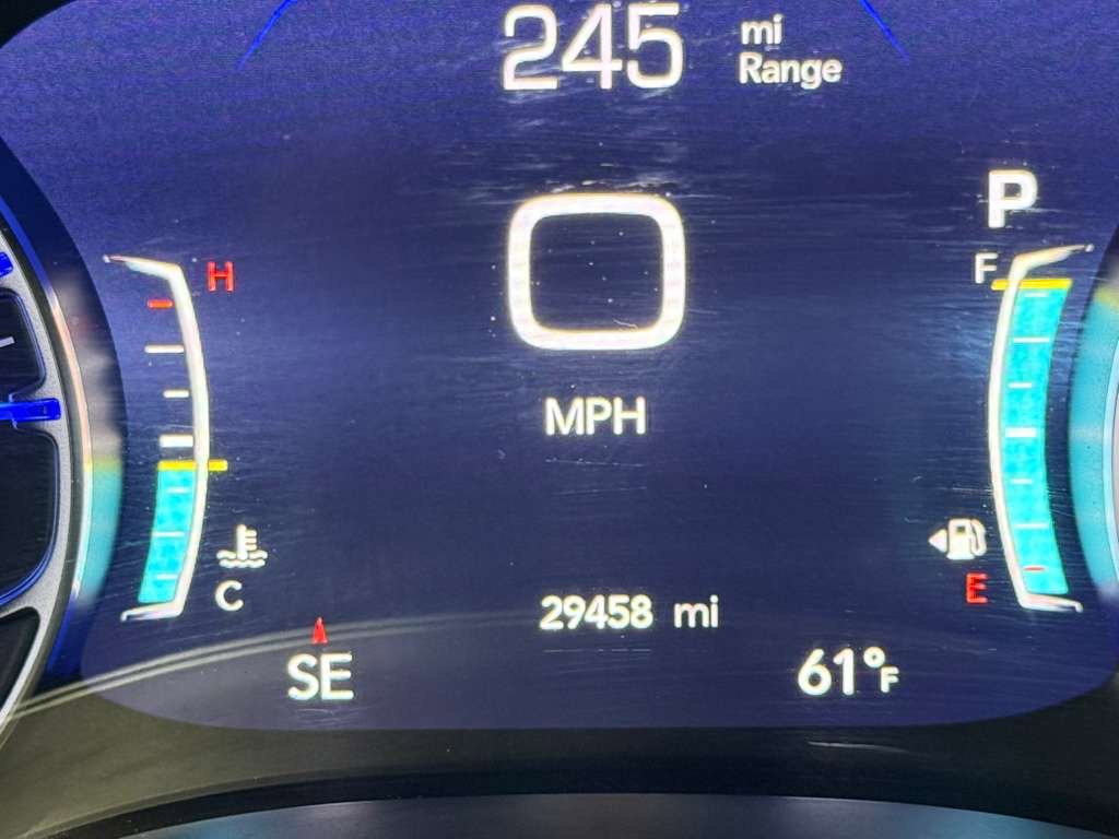 Used 2025 Chrysler Pacifica Limited FWD image 14