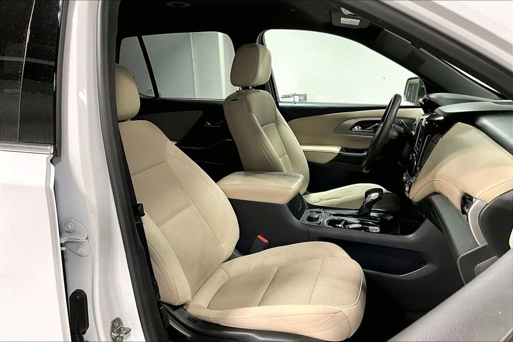 Used 2023 Chevrolet Traverse LS image 10