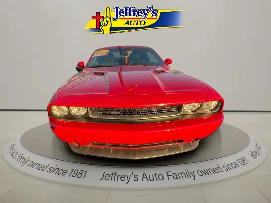 Used 2013 Dodge Challenger SXT w/ Super Sport Group image 5