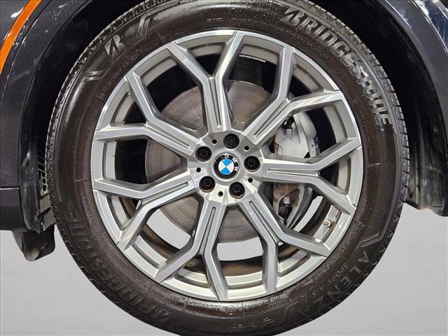 Used 2021 BMW X7 xDrive40i w/ Premium Package AWD/4WD image 23