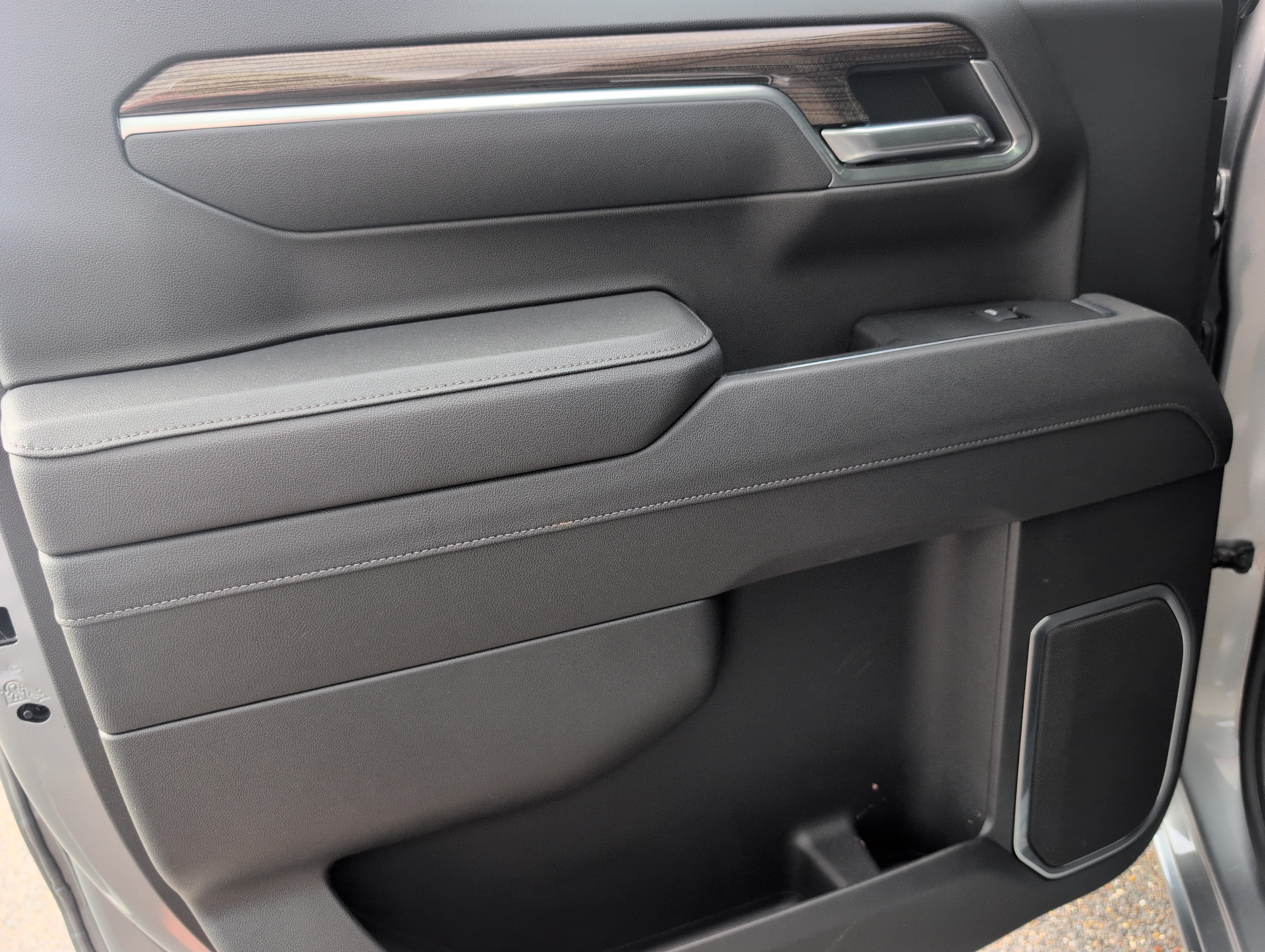 Used 2026 Chevrolet Silverado 1500 RST RWD image 32