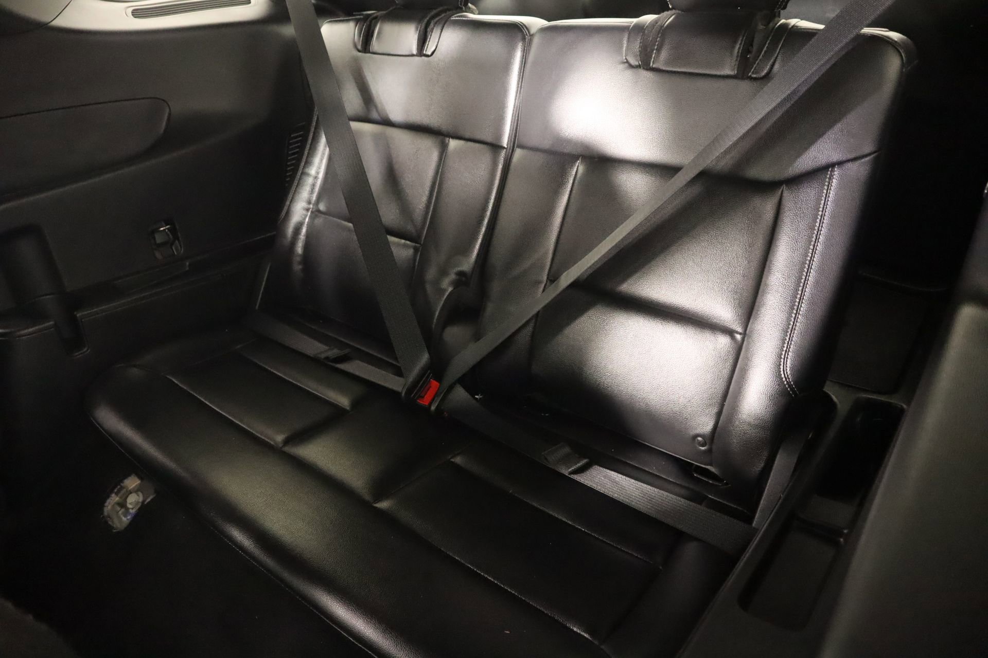 Used 2020 Ford Explorer XLT w/ Equipment Group 202A AWD/4WD image 12
